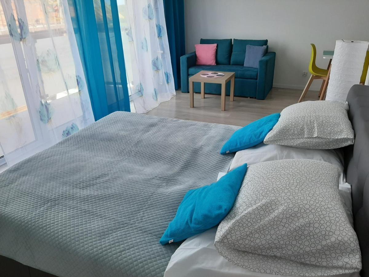 Apartament Viktoria Appartamento Darlowko Esterno foto